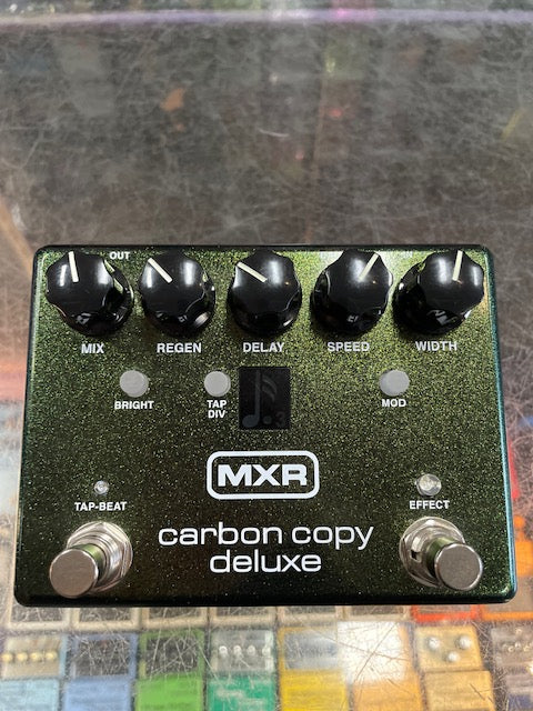 MXR Carbon Copy Deluxe Analog Delay