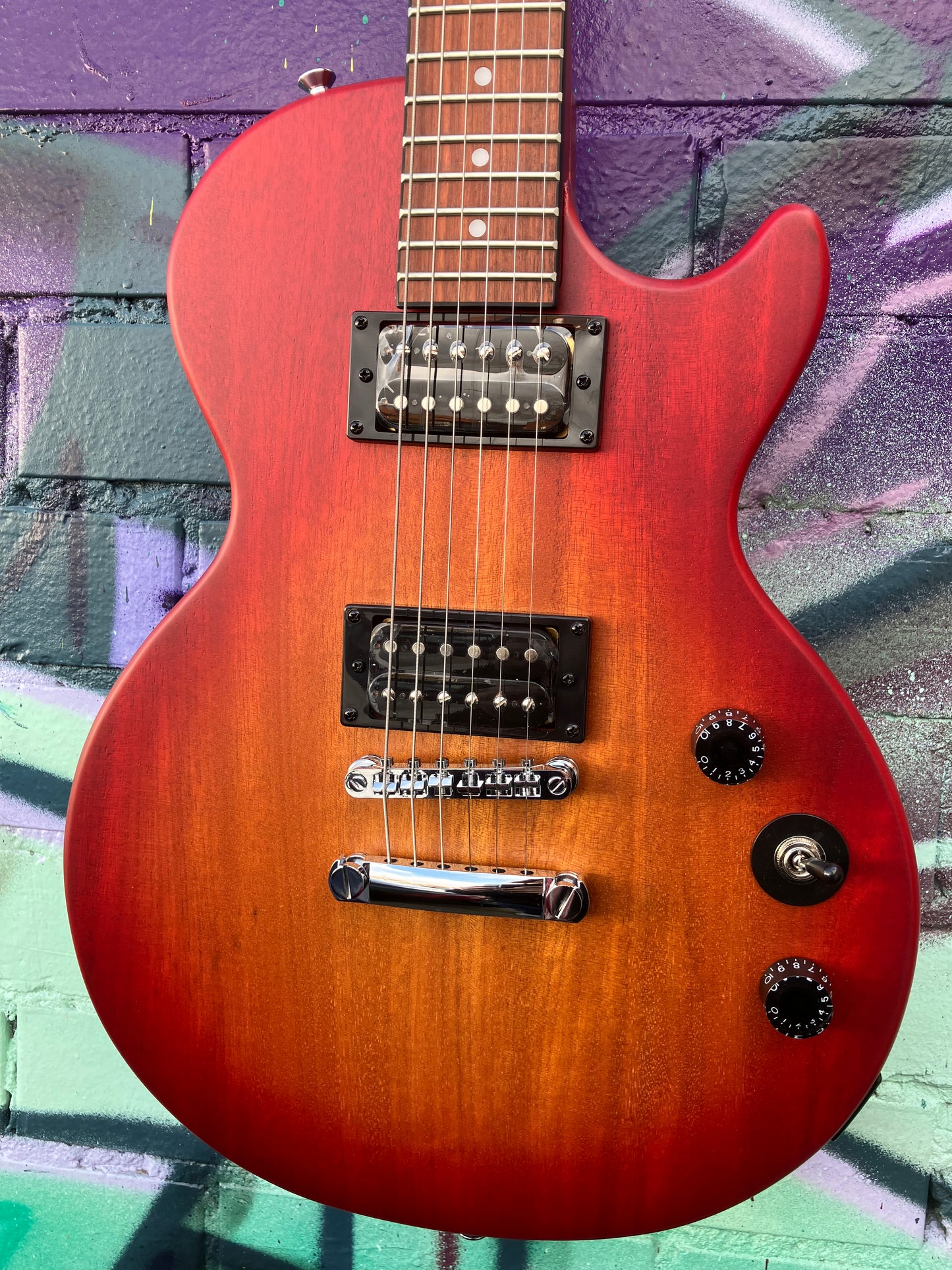Epiphone Les Paul Special Satin E1 Electric Guitar - Heritage Cherry Sunburst