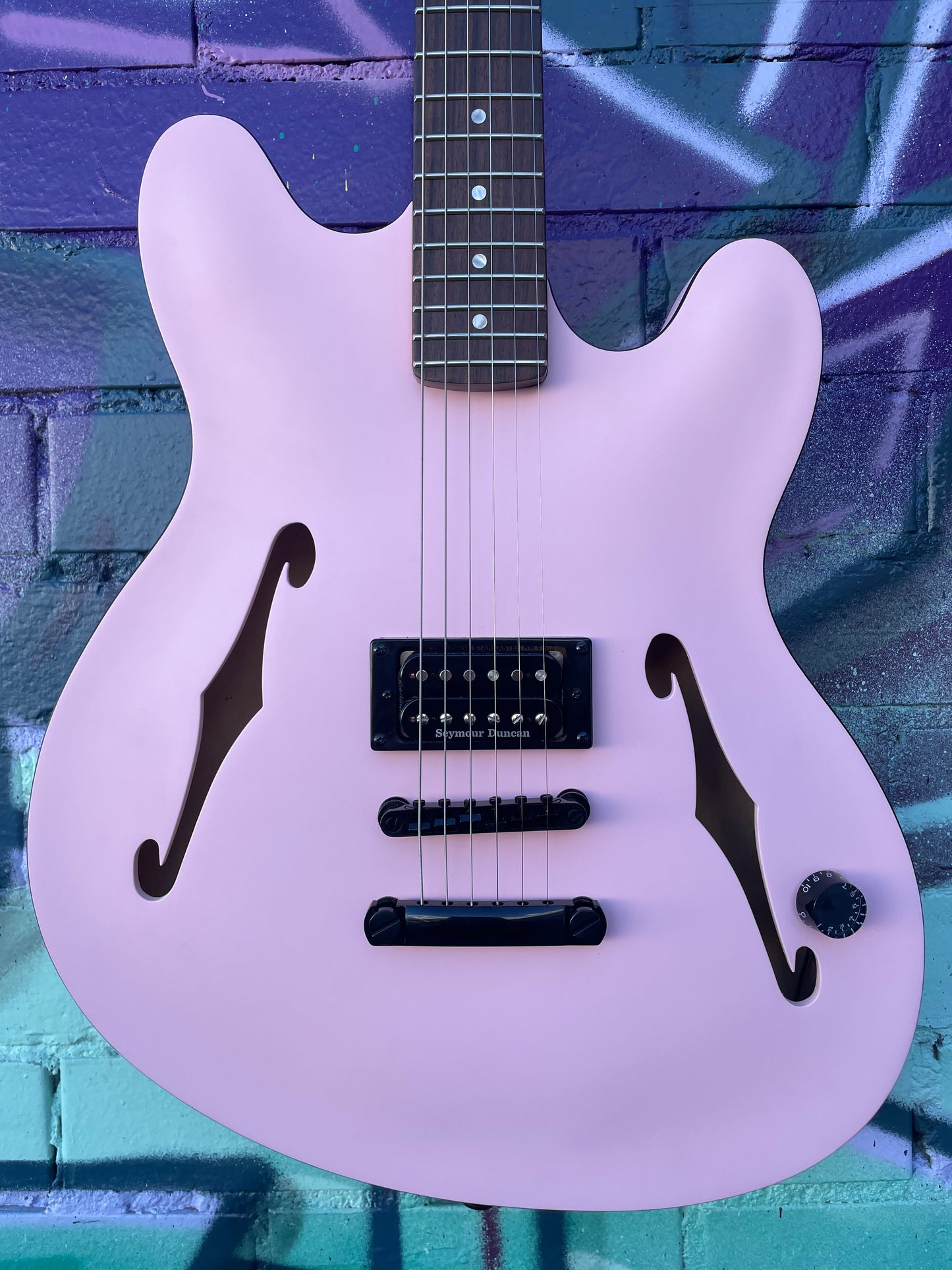 Fender Tom Delonge Starcaster - Shell Pink