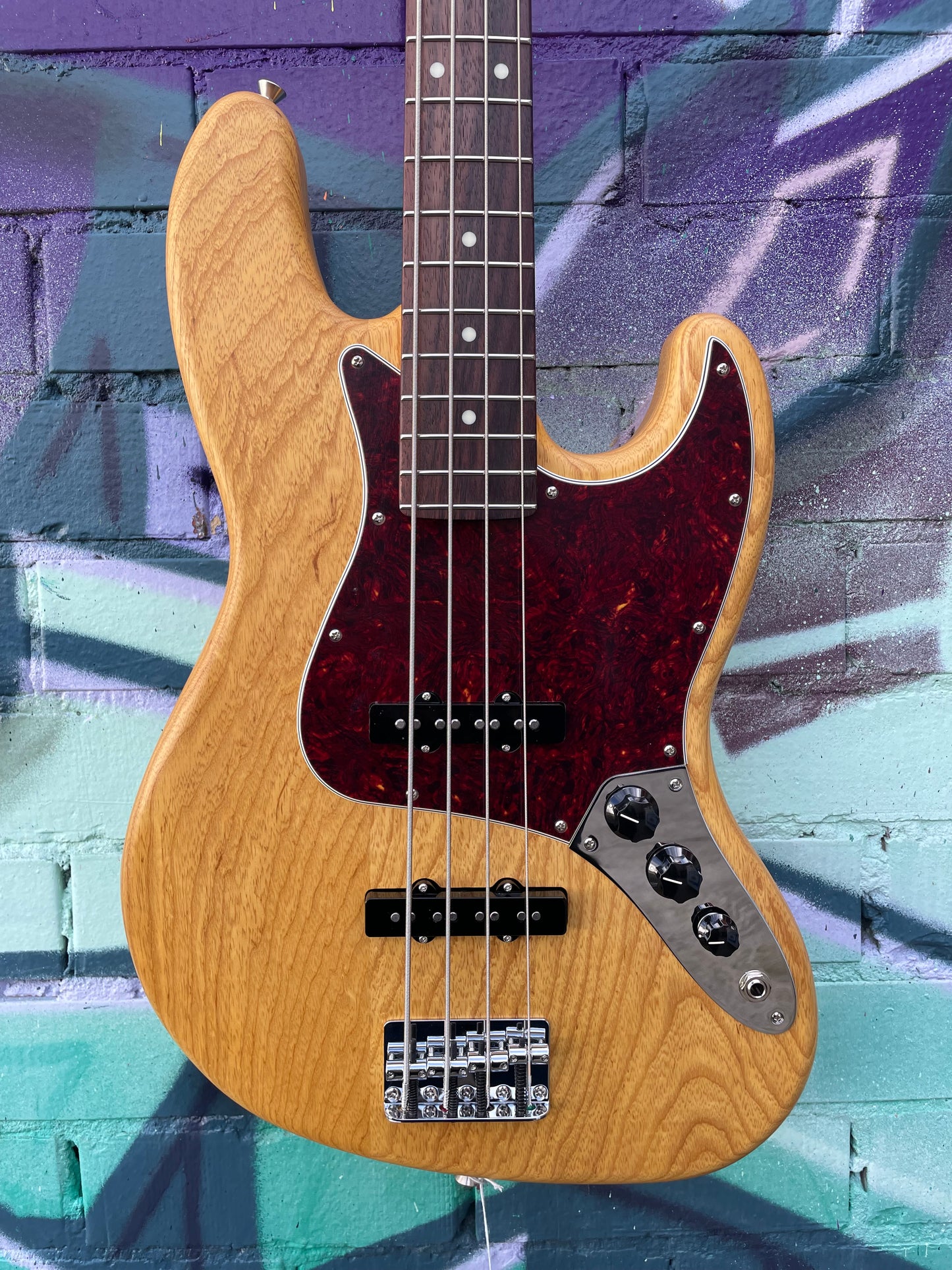 Fender Limited Edition MIJ Raw Ash Jazz Bass - Vintage Natural