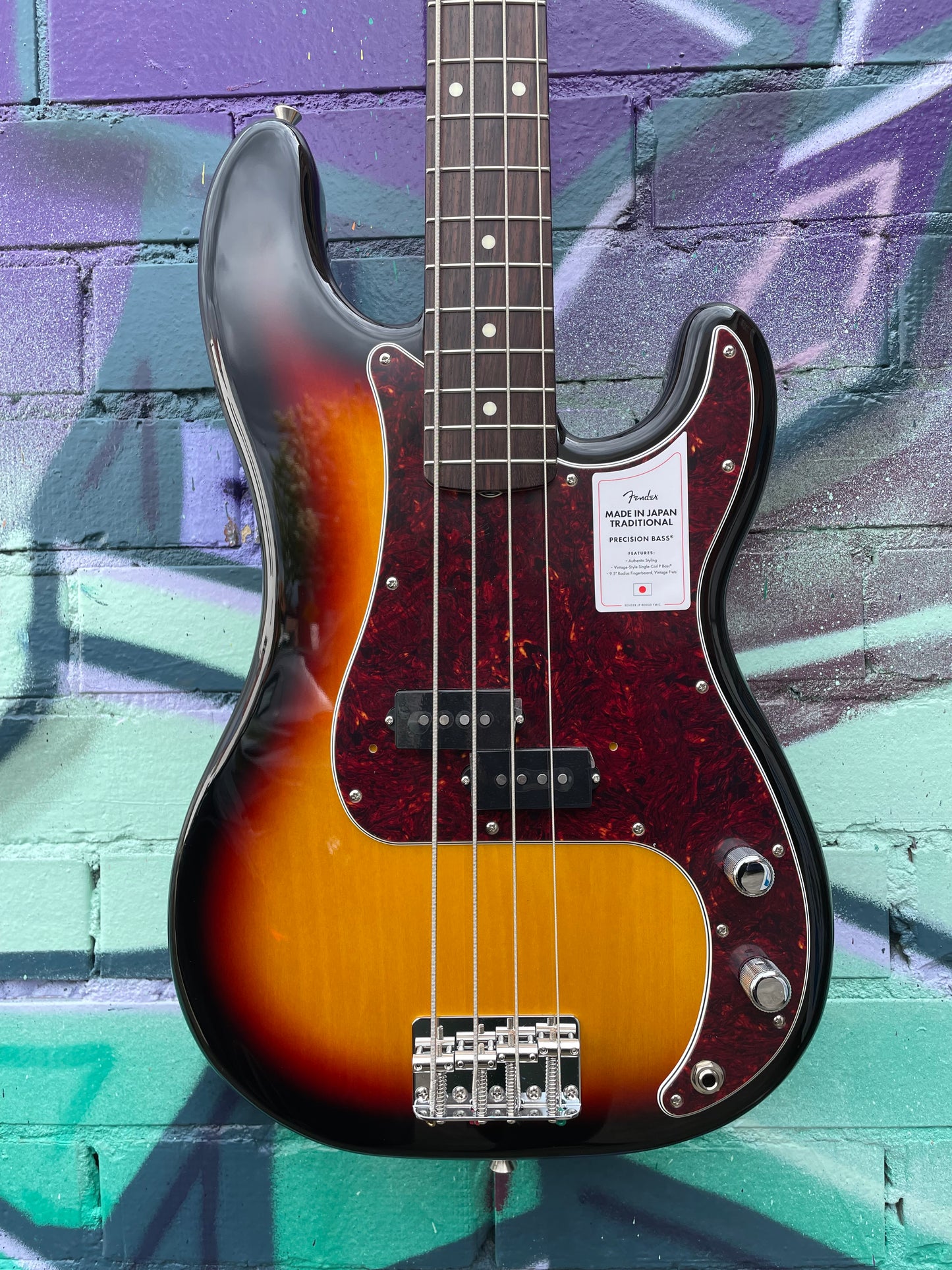Fender Traditional 60's Made in Japan Precision Bass - 3 Colour Sunburst