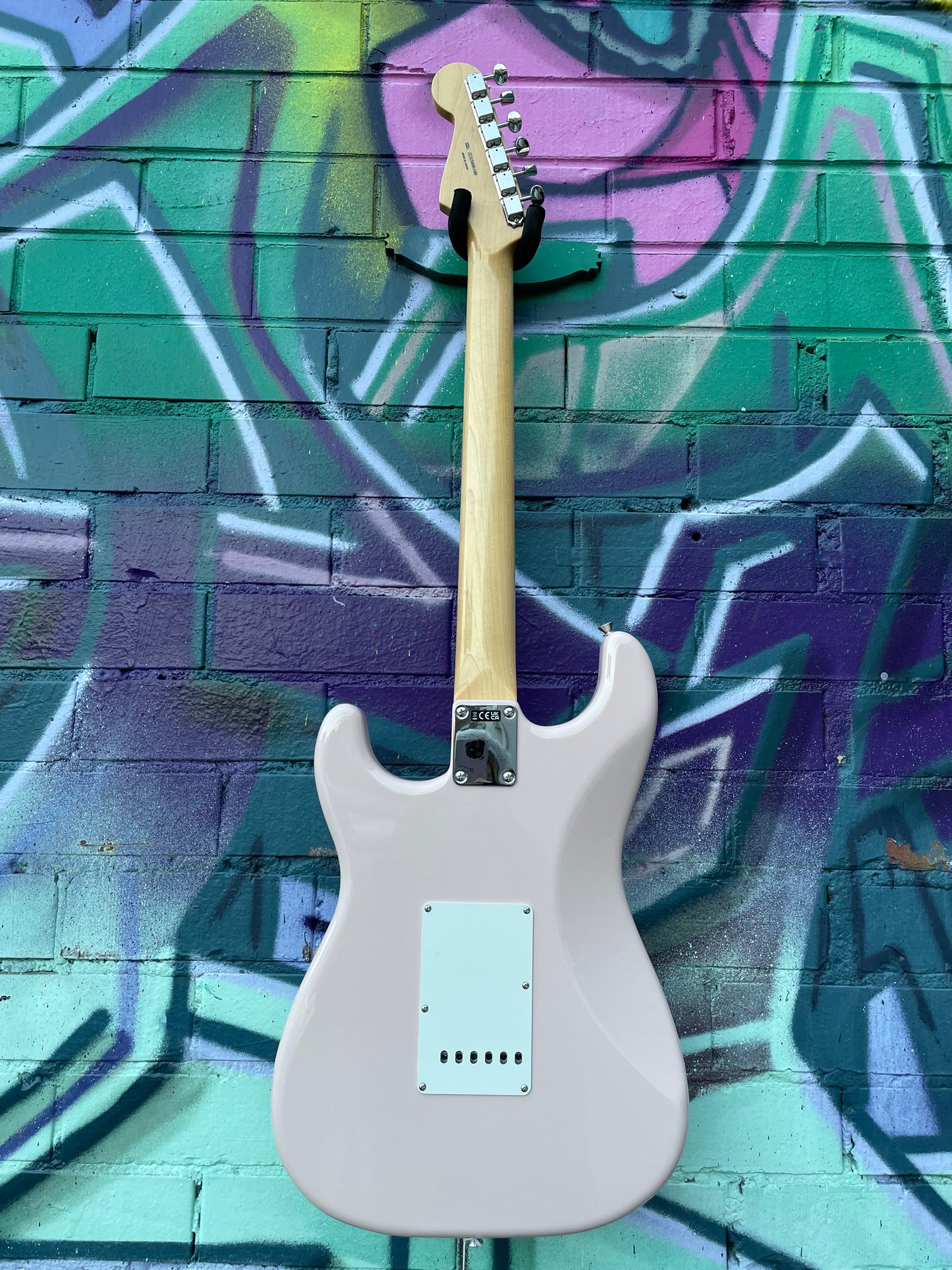 Fender Made in Japan Traditional '60s Stratocaster Electric Guitar - Shell Pink