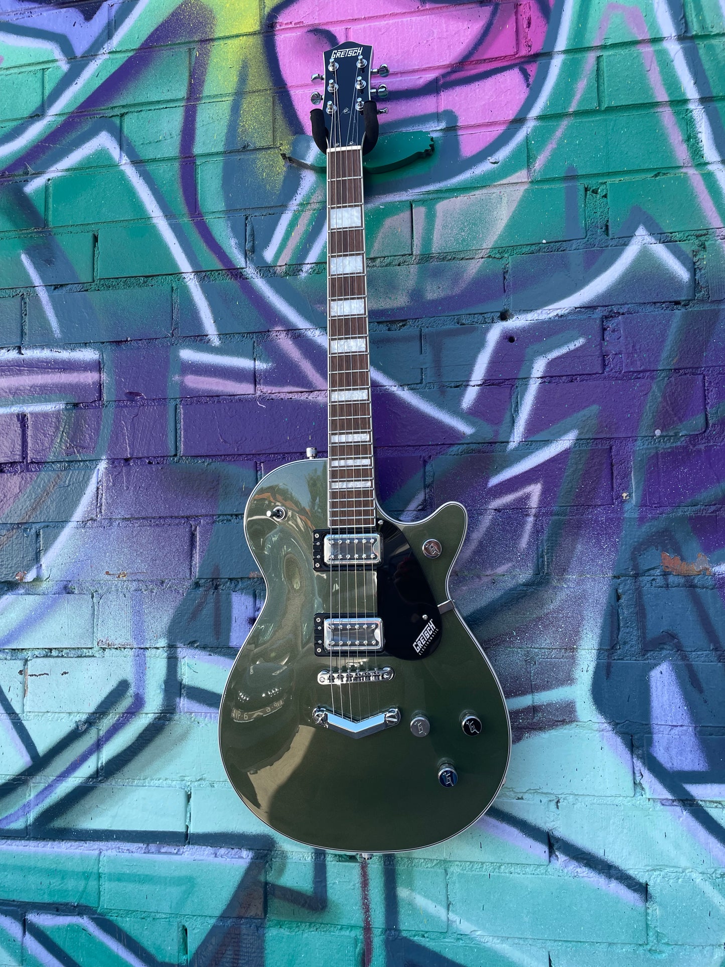 Gretsch G5220 Electromatic Jet BT Single-Cut V-Stoptail Electric Guitar - Olive Metallic
