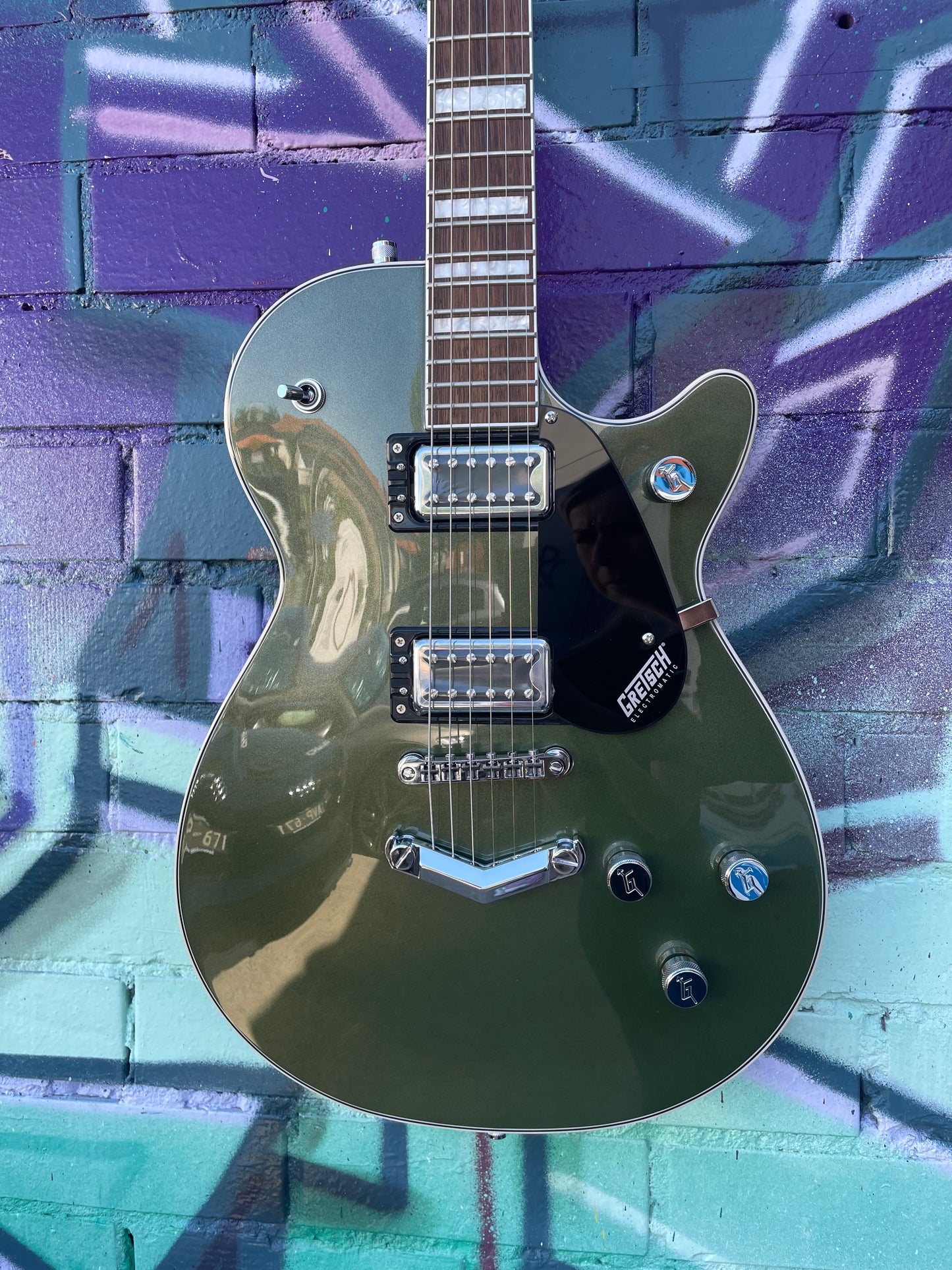 Gretsch G5220 Electromatic Jet BT Single-Cut V-Stoptail Electric Guitar - Olive Metallic