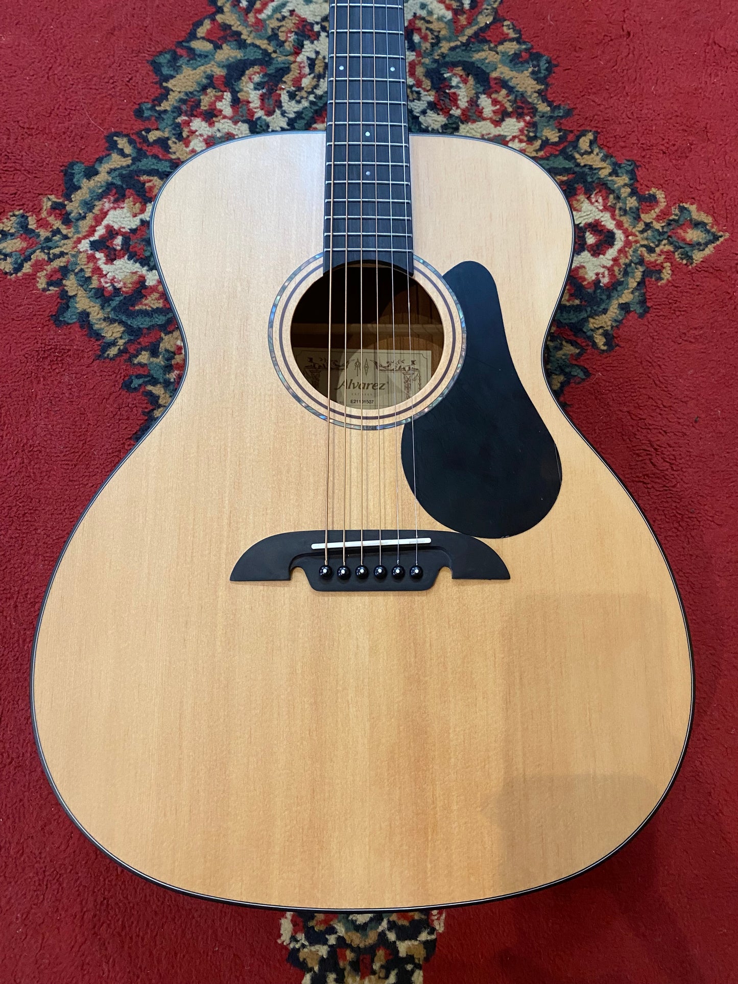 Alvarez AF30 Folk/OM Acoustic Guitar - Natural/Satin