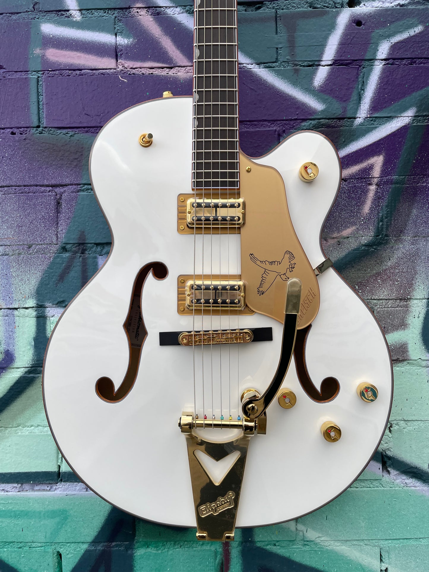 Gretsch Synchromatic Falcon Hollow Body Single-Cut Electric Guitar - Snowcrest White