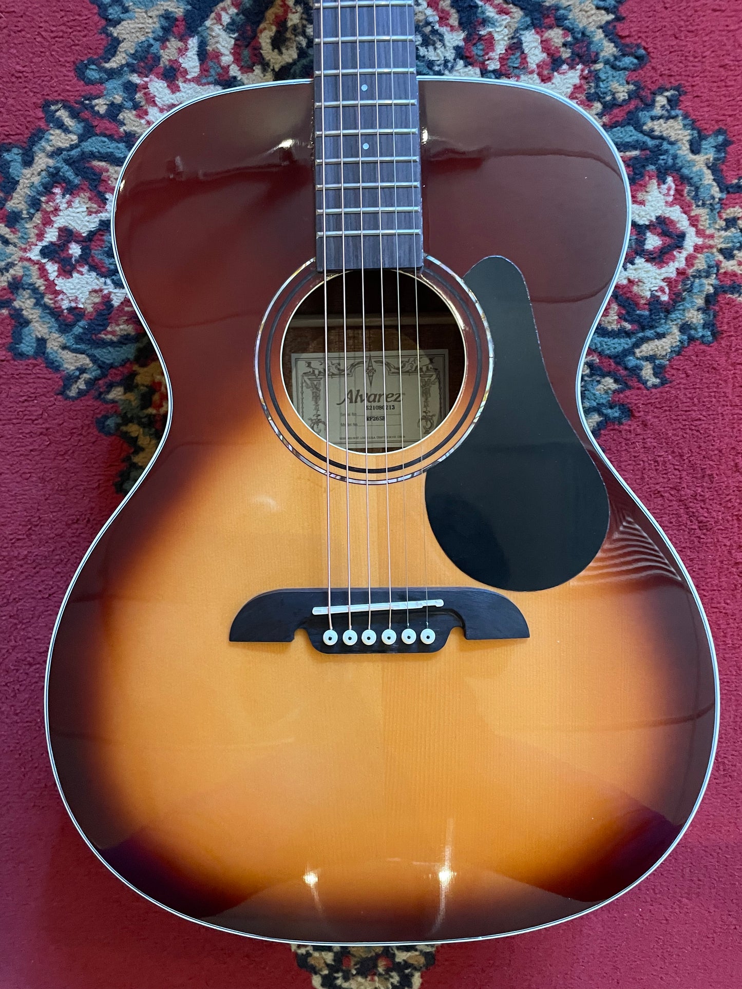 Alvarez RF26 Folk/OM Acoustic Guitar - Sunburst
