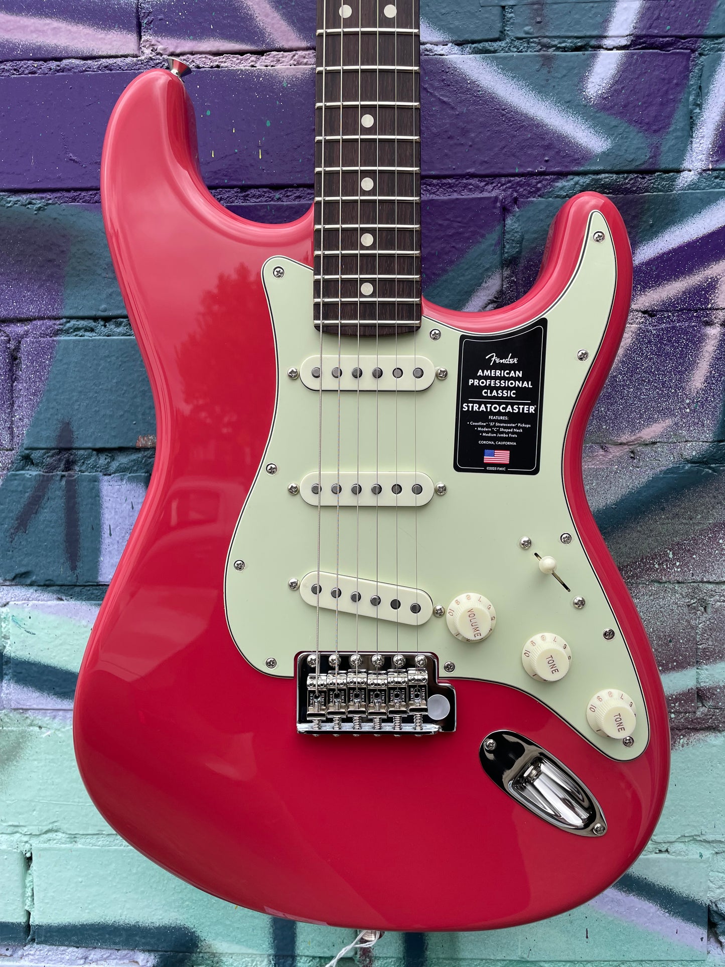 Fender American Professional Classic Stratocaster Electric Guitar - Faded Dakota Red