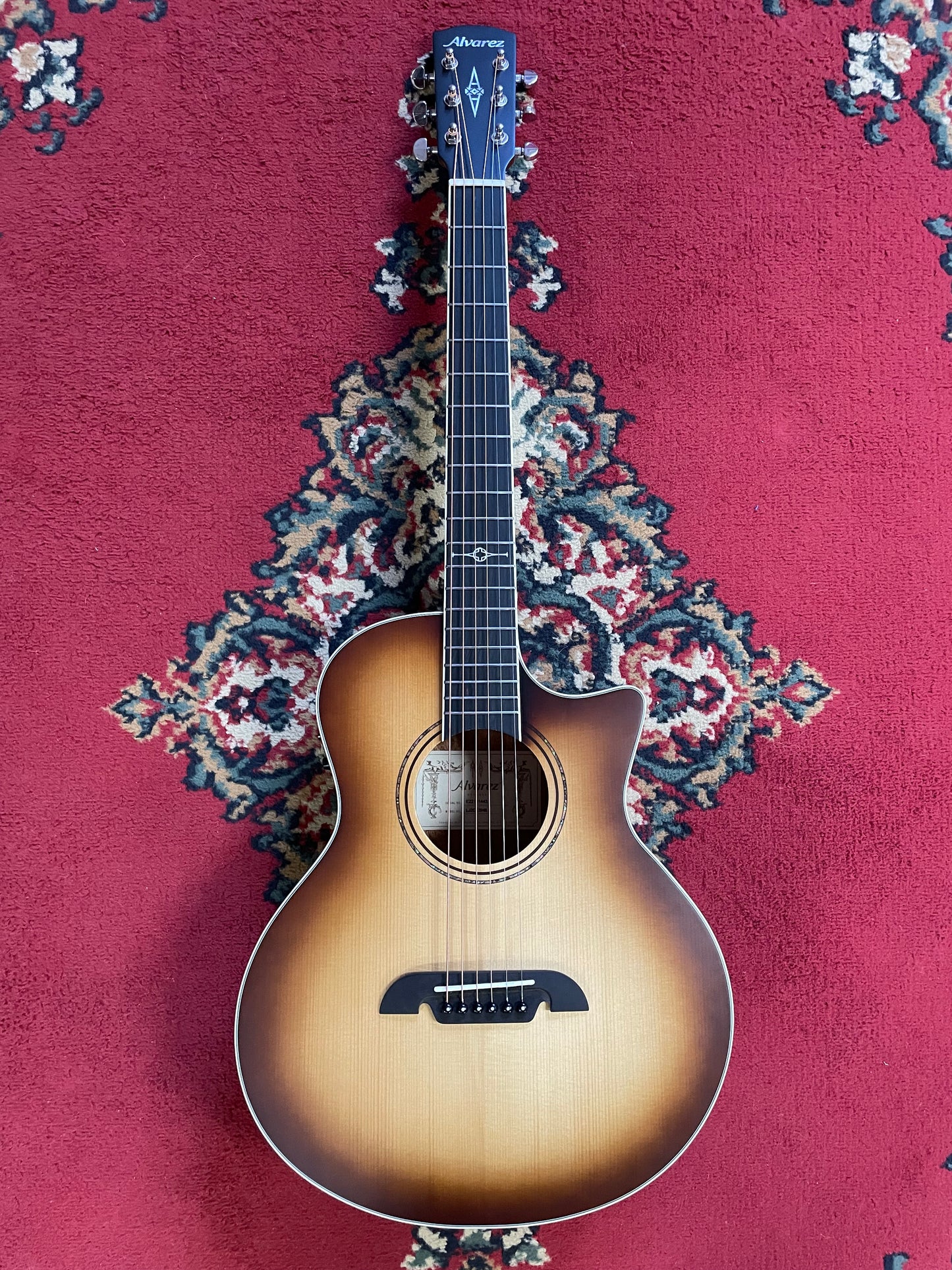 Alvarez LJ2CESHB Travel Electric Acoustic Guitar - Shadowburst