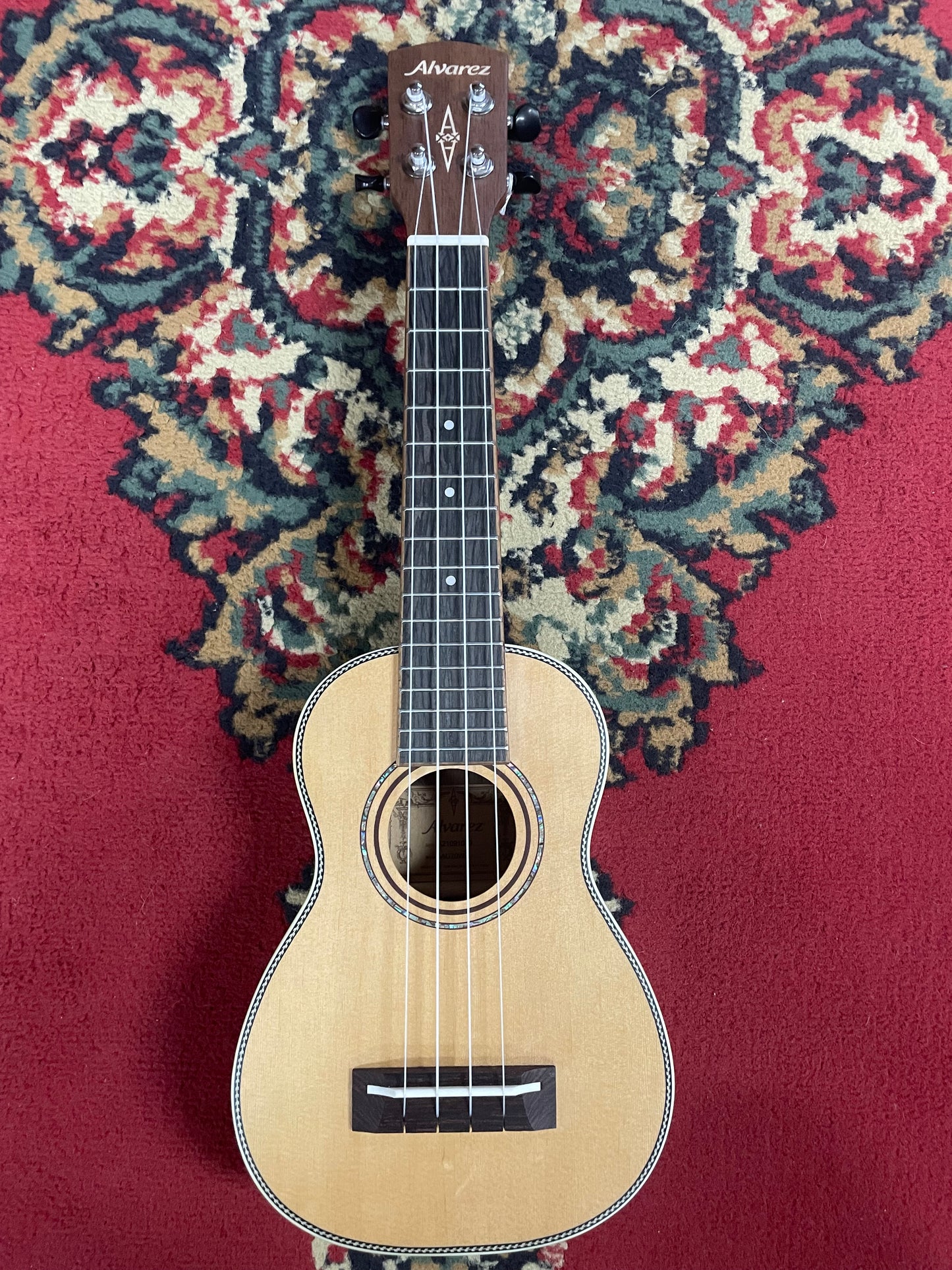 Alvarez Artist AU70S- Soprano Ukulele
