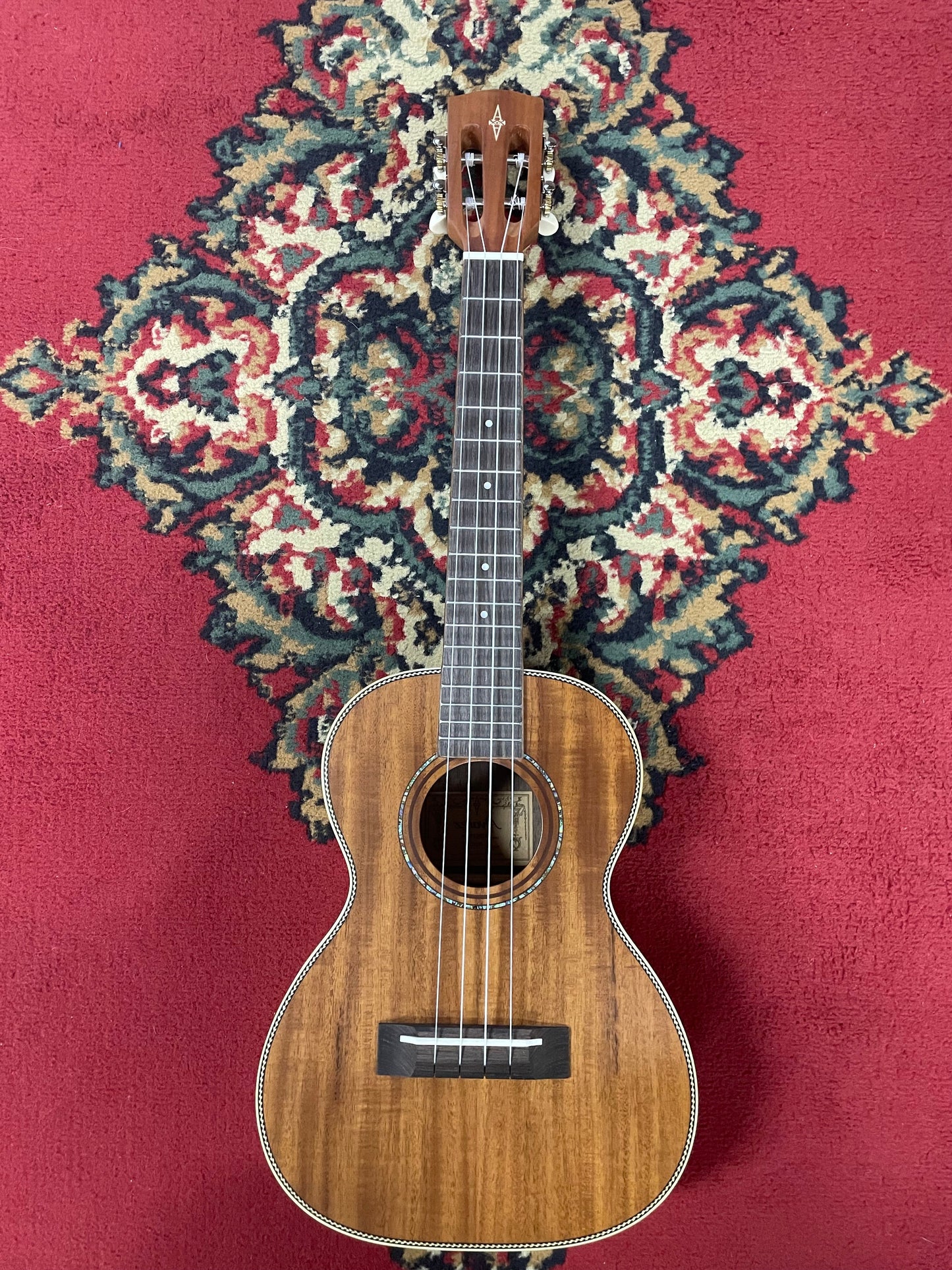 Alvarez Artist AU90T- Tenor Ukulele
