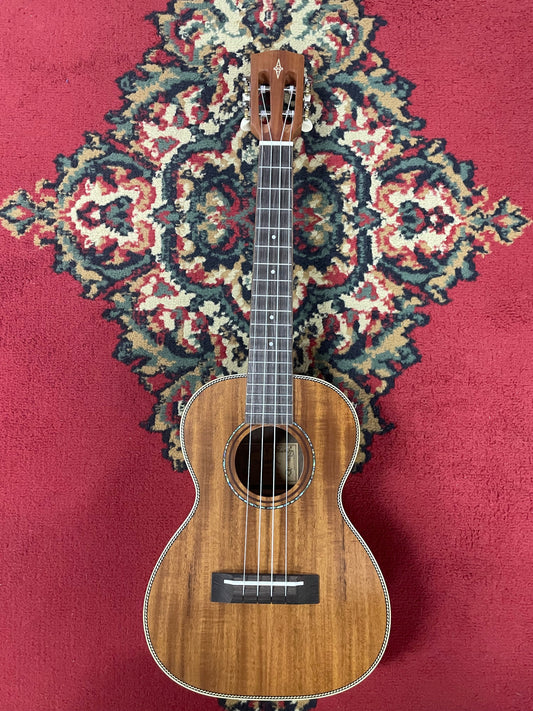Alvarez  Artist AU90T- Tenor Ukulele