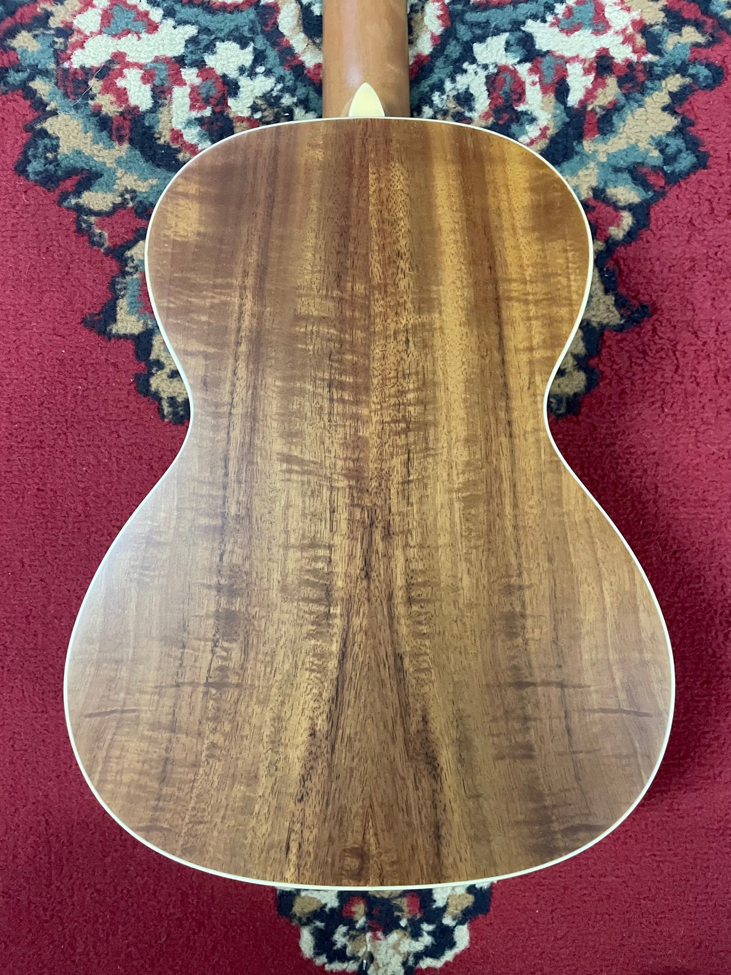 Alvarez Artist AU90T- Tenor Ukulele