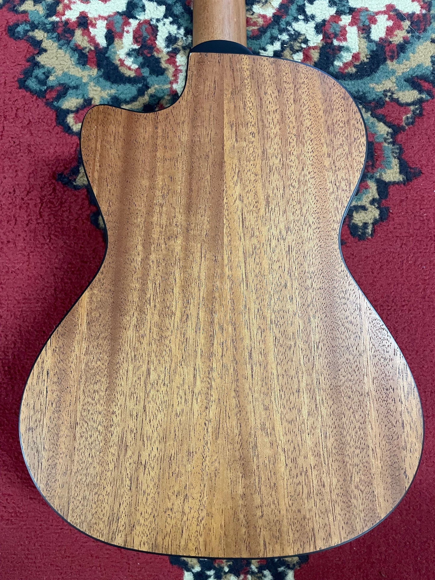 Alvarez Regent RU26TCE- Tenor Acou/Elec Ukulele