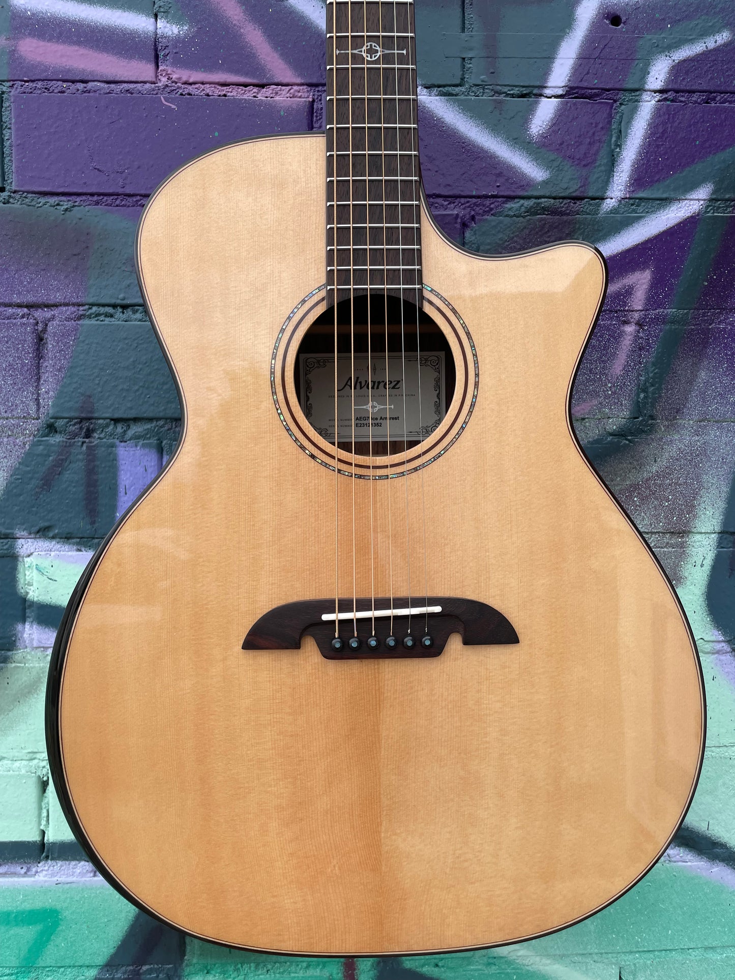 Alvarez AEG70CE Grand Auditorium Armrest Electric Acoustic Guitar - Natural/Gloss