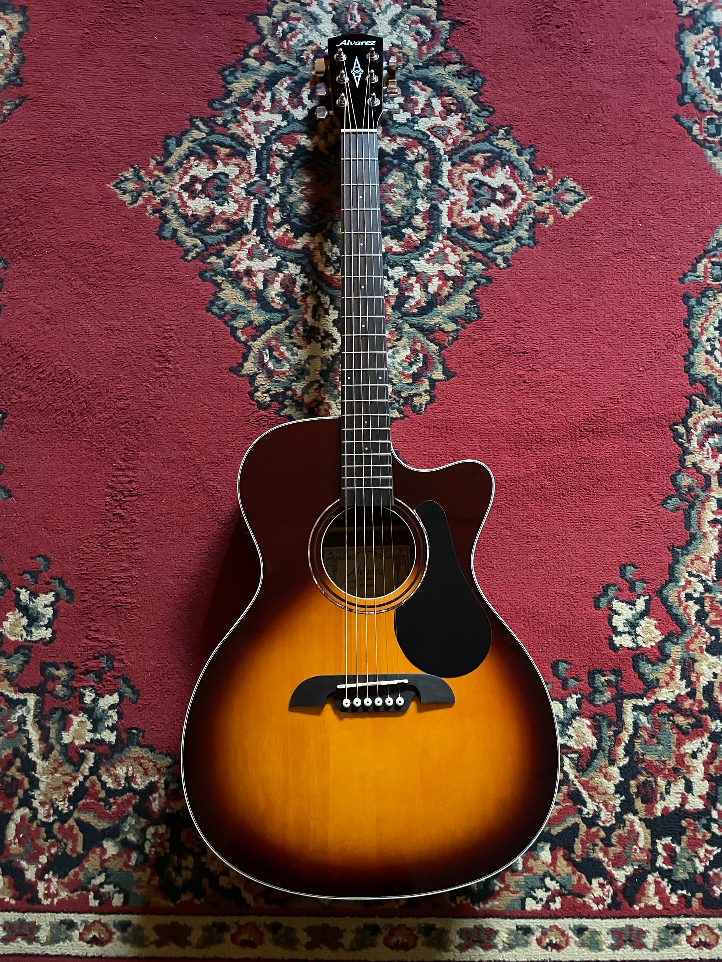 Alvarez RF26CESB Folk/OM Electric Acoustic Guitar - Sunburst Gloss
