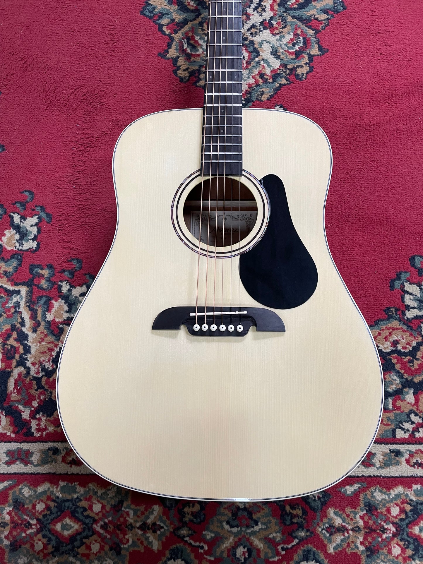 Alvarez RD26 Dreadnought Acoustic Guitar - Natural/Gloss