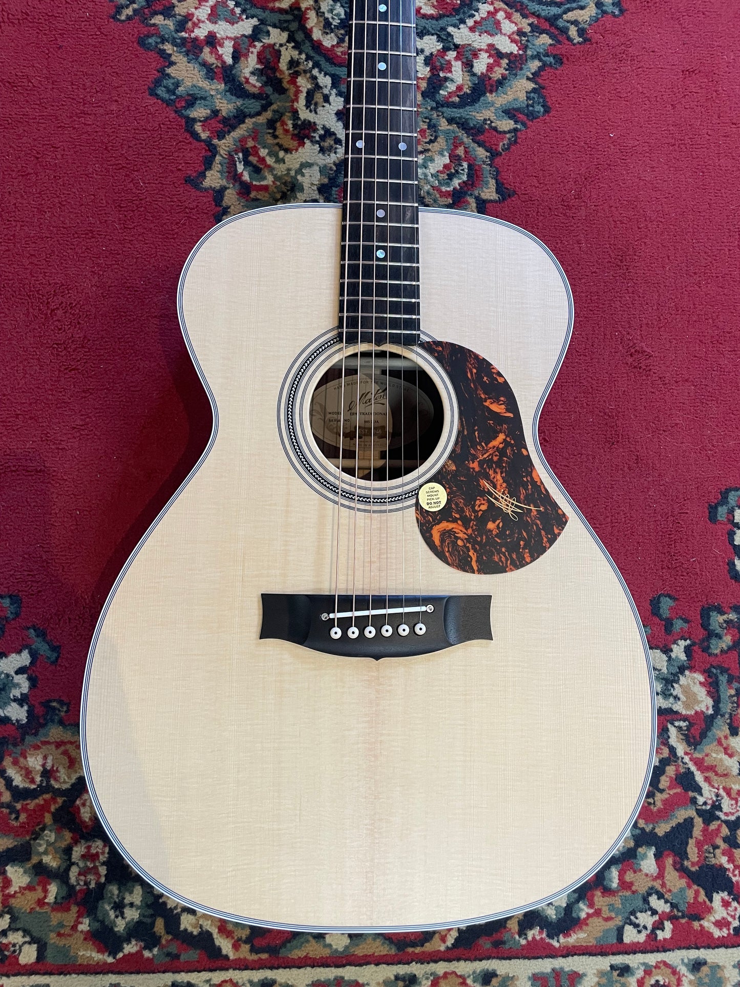 Maton ER90 Traditional Electric Acoustic Guitar