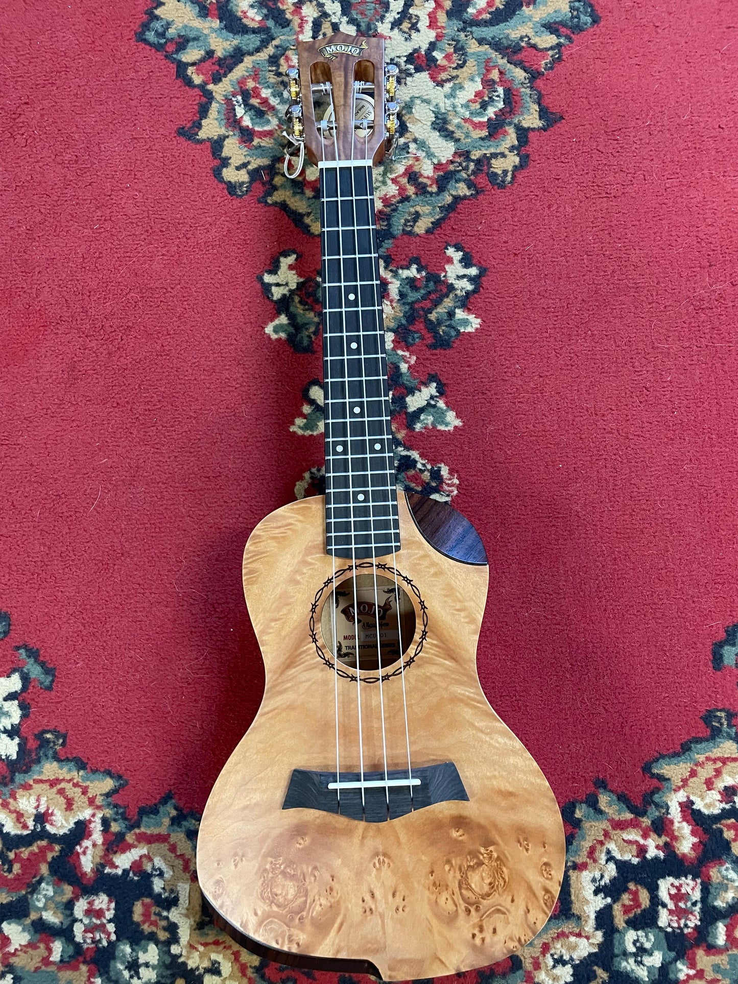 Mojo 'Traditional Series' Solid Birdseye Maple Top Cutaway Concert Ukulele - Natural Satin