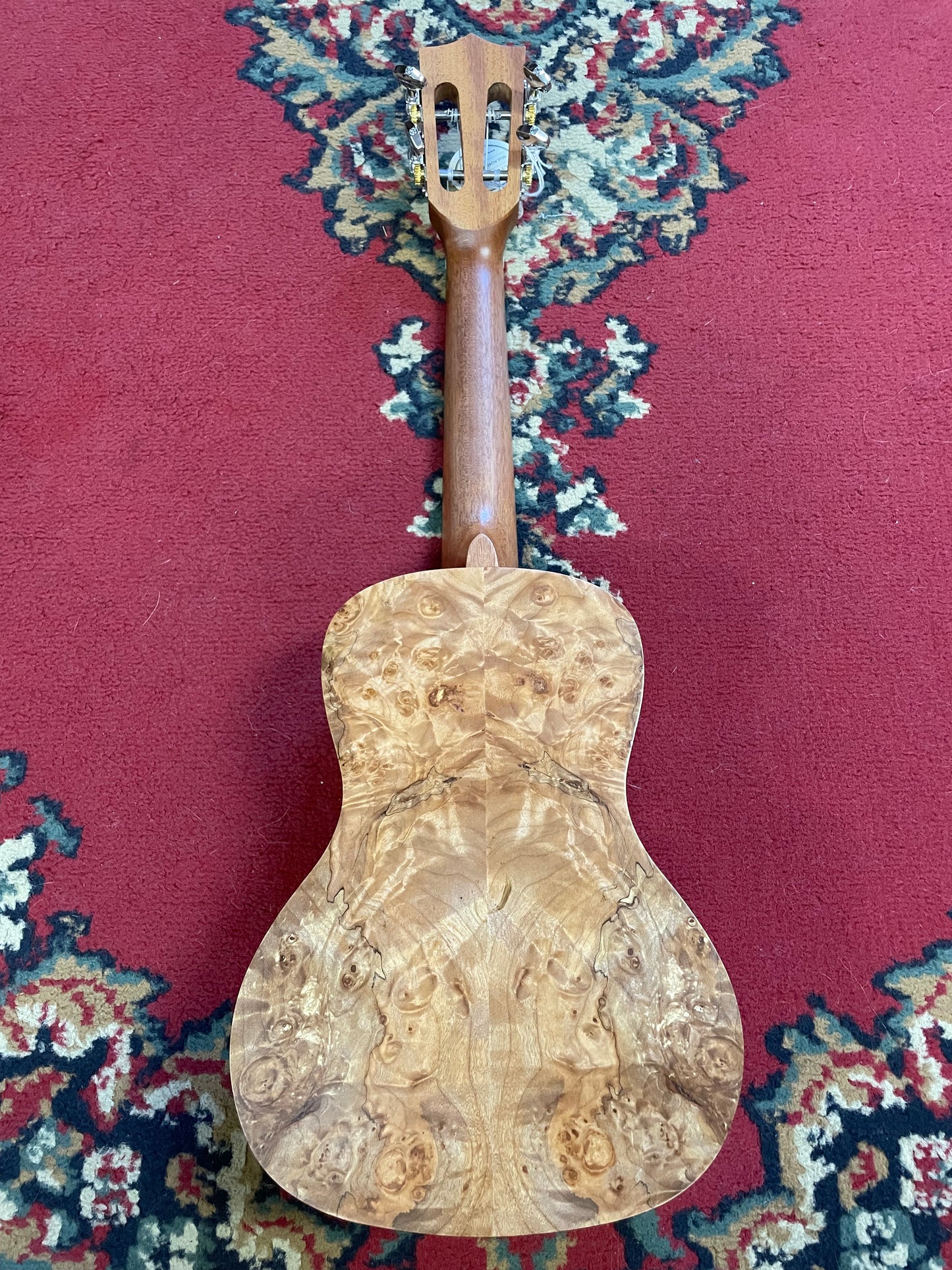 Mojo 'Traditional Series' Solid Birdseye Maple Top Cutaway Concert Ukulele - Natural Satin
