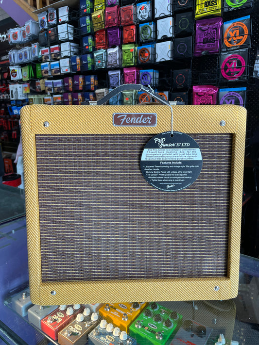 Fender Pro Junior IV 1x10" Combo Amplifier - Laquered Tweed