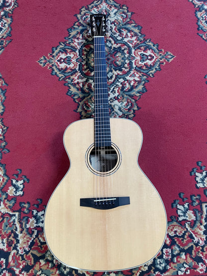 Alvarez LF70e Laureate 70 Folk/OM Electric Acoustic Guitar - Natural