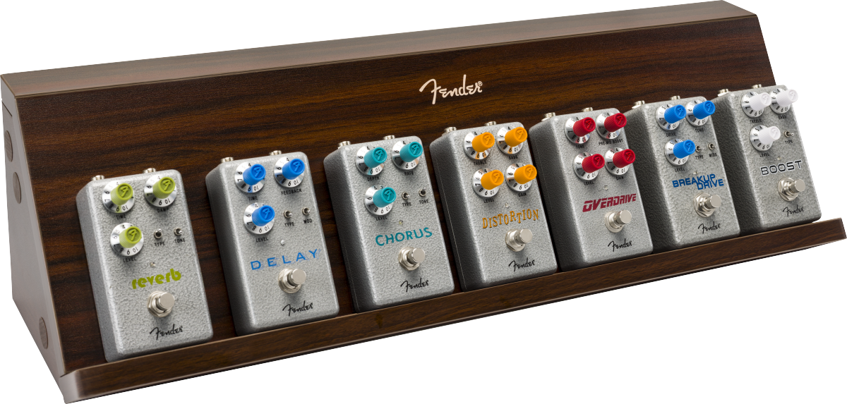 Fender Deluxe Wooden Wall-Mounted Pedal Shelf