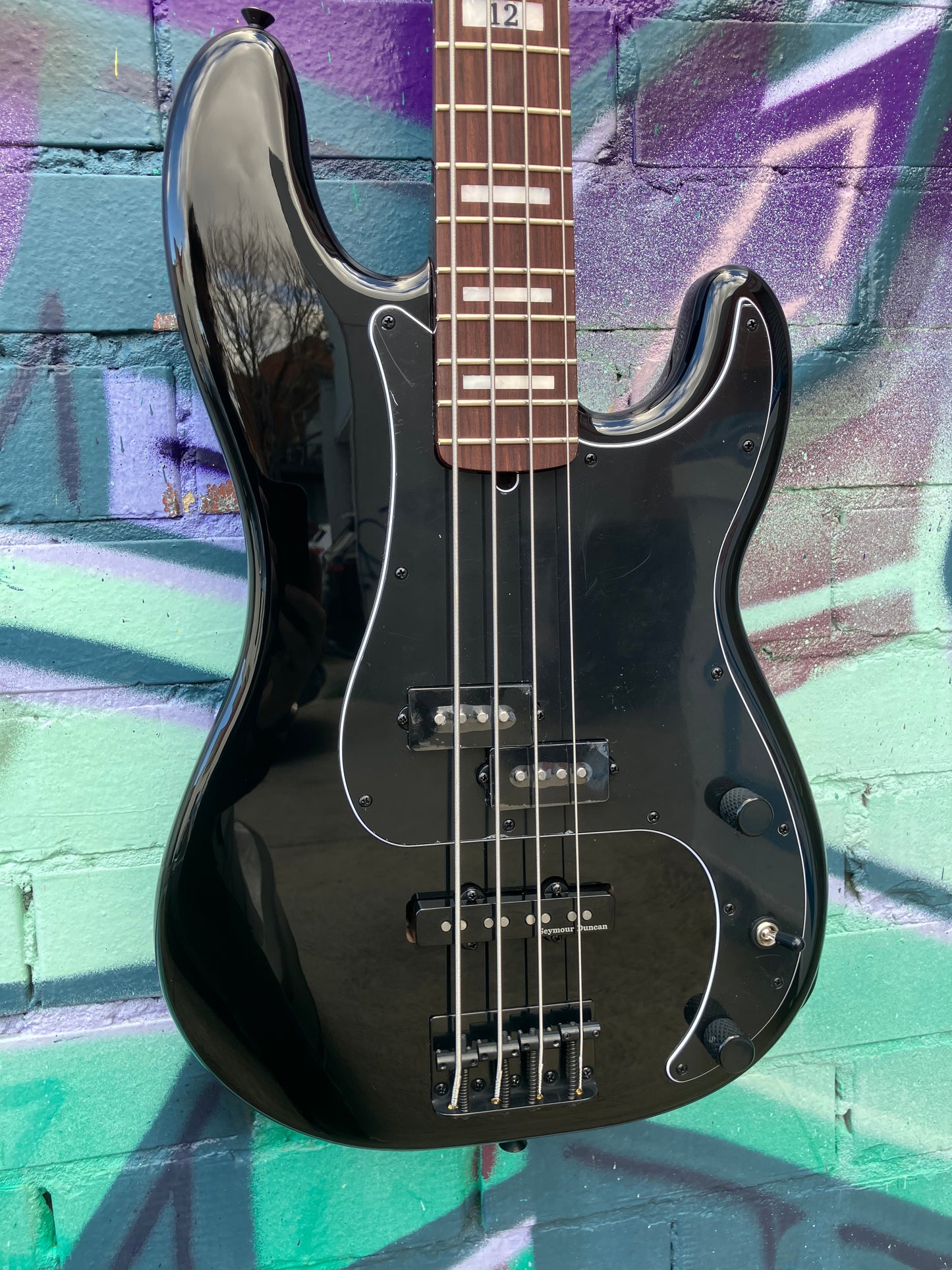 Fender Duff McKagan Deluxe Precision Bass - Black