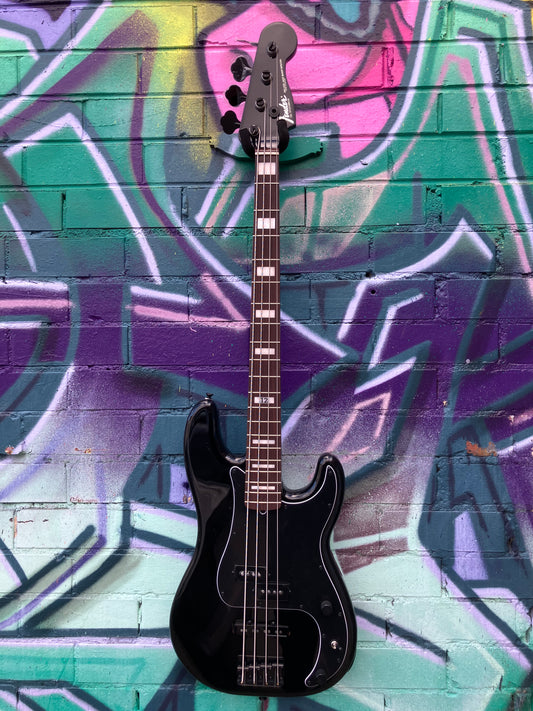 Fender Duff McKagan Deluxe Precision Bass - Black