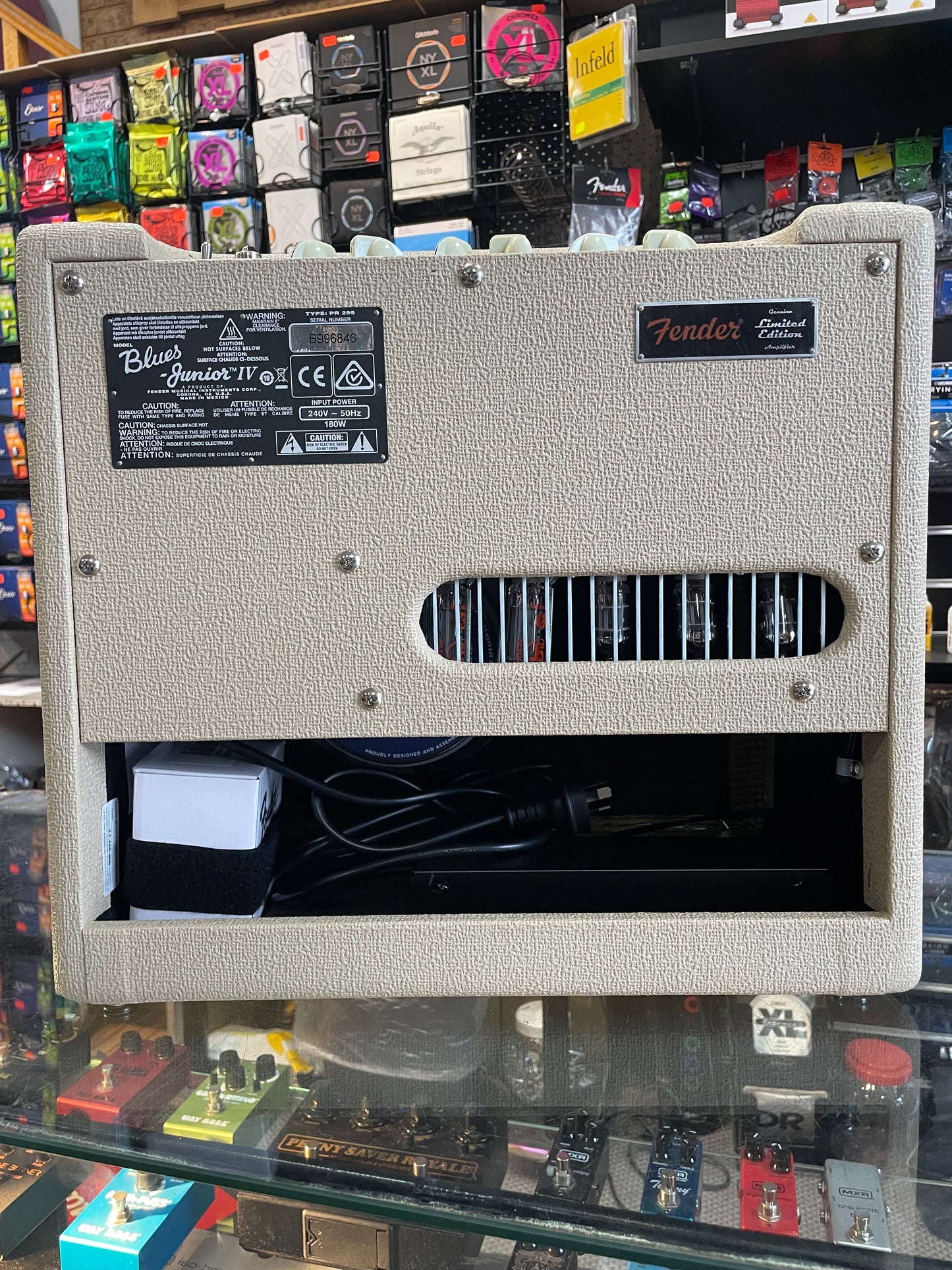 Fender Limited Edition FSR Blues Junior IV Electric Guitar Combo Amplifier - Blonde Tolex