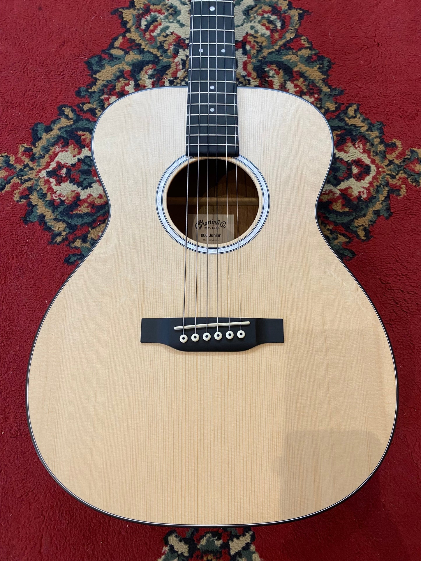 Martin Junior Series 000Jr-10 Acoustic Guitar