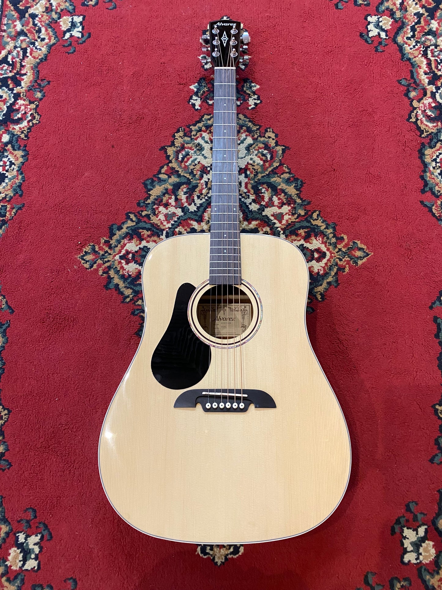 Alvarez RD26L Left Handed Dreadnought Acoustic Guitar - Natural/Gloss