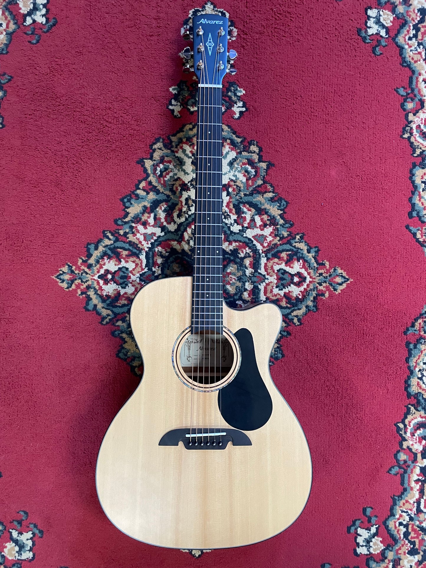 Alvarez AF30CE Folk/OM Electric Acoustic Guitar - Natural/Satin