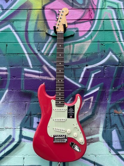 Fender American Professional Classic Stratocaster Electric Guitar - Faded Dakota Red