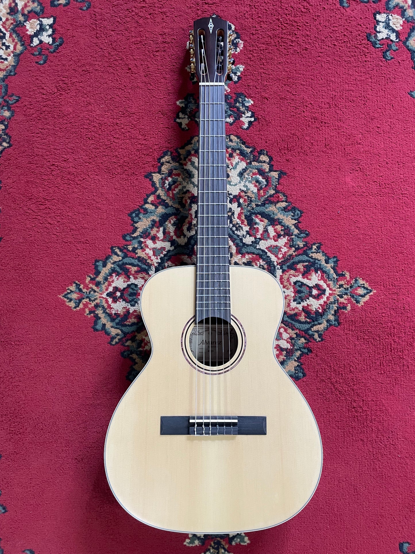 Alvarez RS26N Classical Guitar With Gigbag