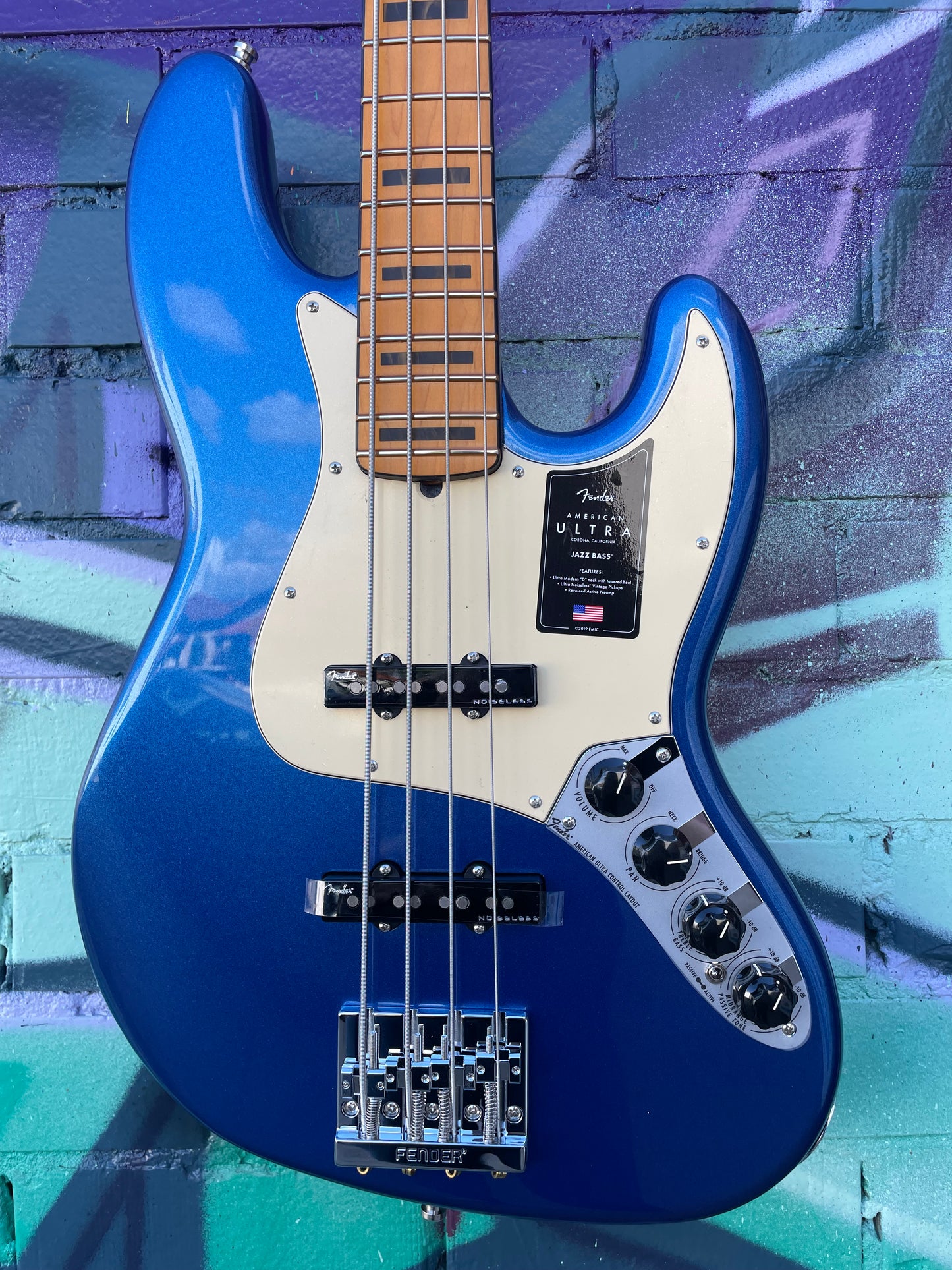 Fender American Ultra Jazz Bass - Cobra Blue