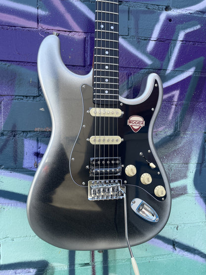Mooer MSC10 Pro Electric Guitar - Dark Silver