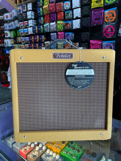 Fender Pro Junior IV Electric Guitar Combo Amplifier - Laquered Tweed (1x10)