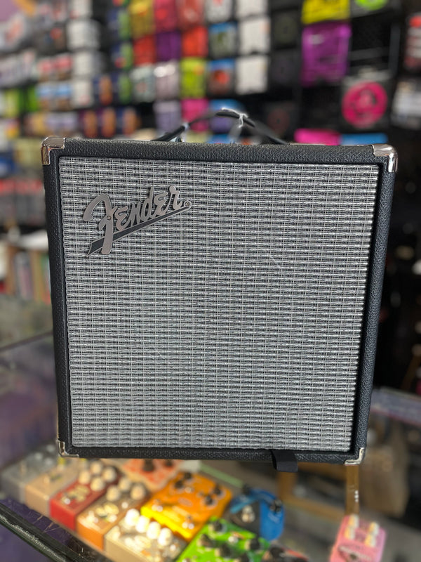 Fender Rumble 15 Electric Bass Combo Amplifier Guitar Paradise