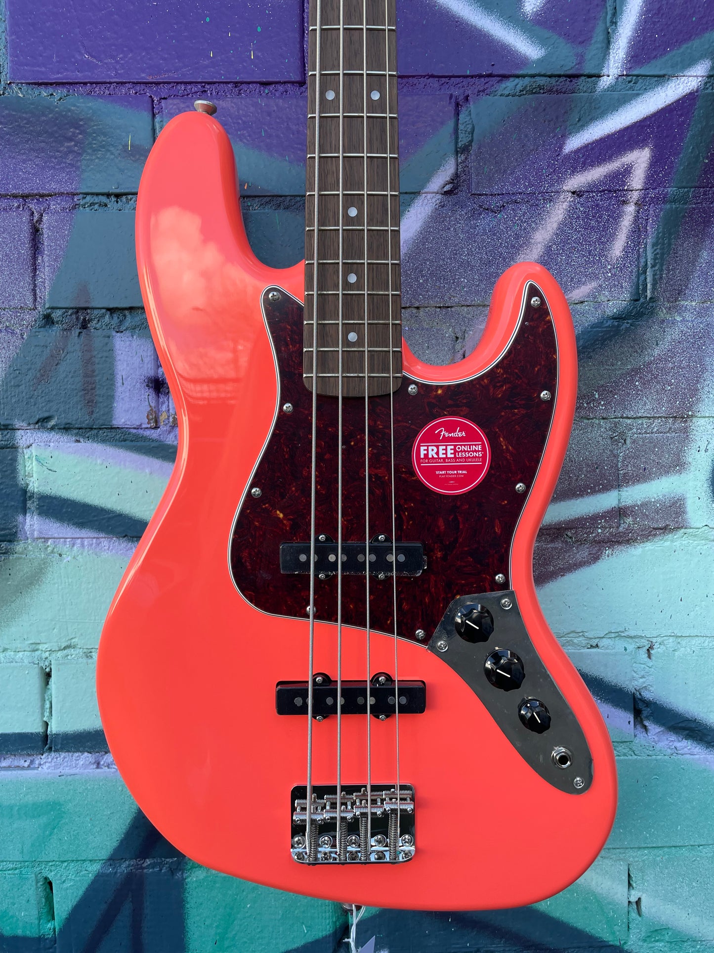 Squier Classic Vibe 60s Jazz Bass - Tahitian Coral